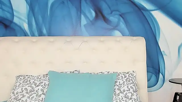 SkinnyDolly online show from 10/25/25, 02:11