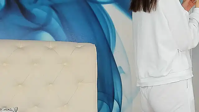 SkinnyDolly online show from 03/24/26, 03:06