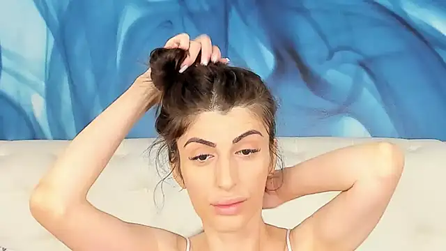 SkinnyDolly online show from 10/03/25, 02:04