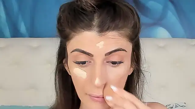 SkinnyDolly online show from 09/30/25, 02:06