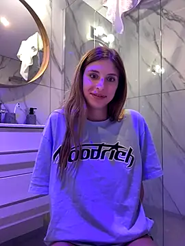 emma05 online show from 12/02/25, 07:26