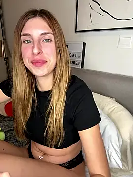 Snapshot of emma05 chatting on 01/06/26, 06:12 emma05 online show from 01/06/26, 06:12