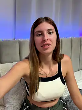 emma05 online show from 11/10/25, 06:02