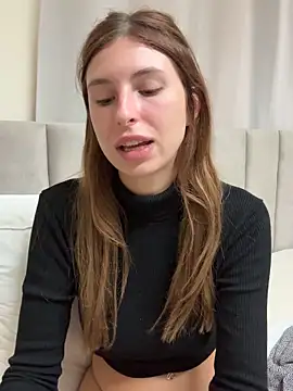 emma05 online show from 11/03/25, 07:35