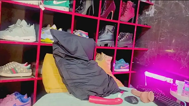 Indianbrownie online show from 03/26/26, 03:38