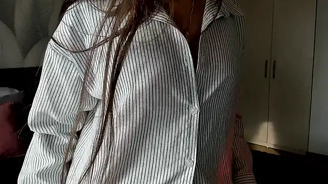 Snapshot of Bambiii_bby chatting on 02/27/26, 03:51 Bambiii bby online show from 02/27/26, 03:51