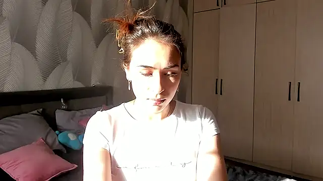 Bambiii bby online show from 09/20/25, 02:16