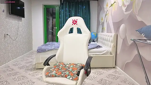 Snapshot of katerinapree chatting on 10/27/25, 06:31 katerinapree online show from 10/27/25, 06:31