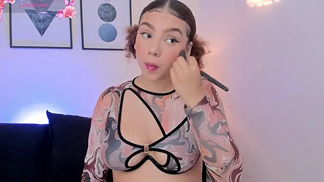 JulianaWaldo online show from 10/30/25, 04:26