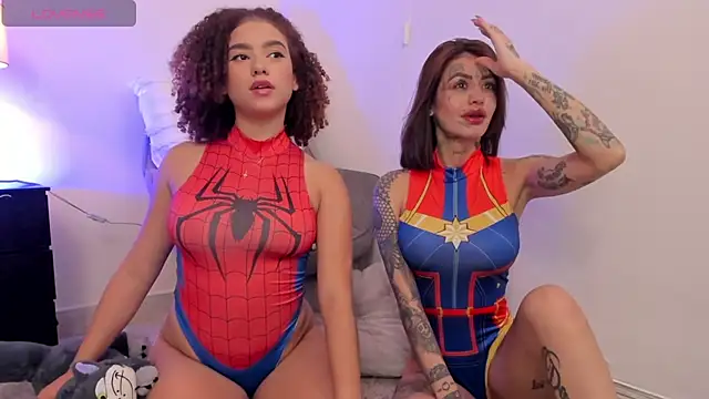 JulianaWaldo online show from 10/02/25, 07:17