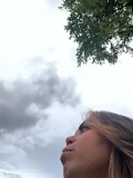 lariic online show from 03/18/26, 08:21