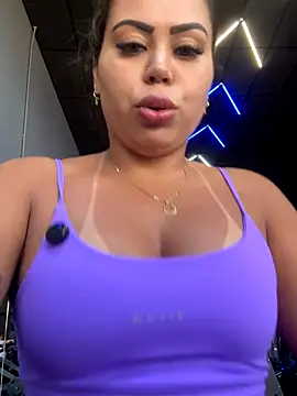 Snapshot of lariic chatting on 10/03/25, 02:29 lariic online show from 10/03/25, 02:29