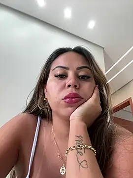 Snapshot of lariic chatting on 03/01/26, 01:11 lariic online show from 03/01/26, 01:11