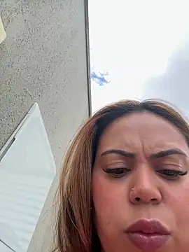 lariic online show from 03/25/26, 03:11