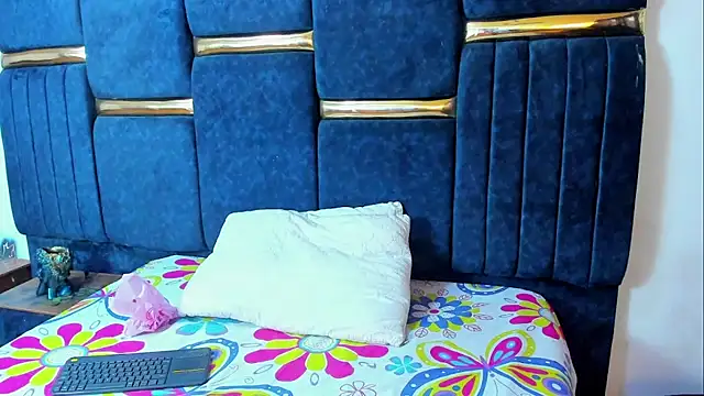 skaysanchez1 online show from 04/10/26, 07:43