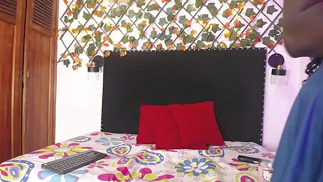 skaysanchez1 online show from 12/02/25, 12:18