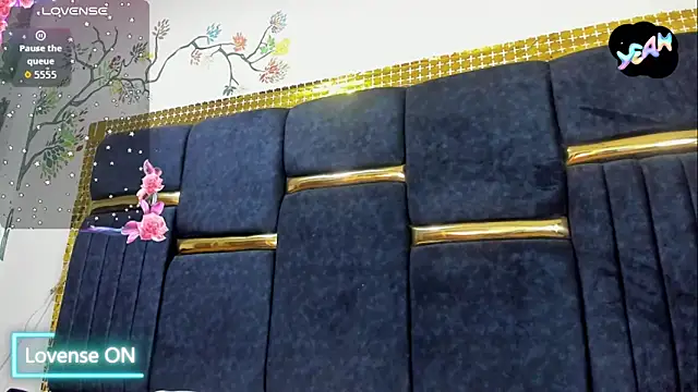 skaysanchez1 online show from 11/26/25, 12:49