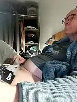 bogland33 online show from 02/15/26, 08:08