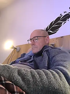 bogland33 online show from 11/20/25, 08:09