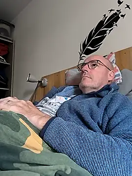 bogland33 online show from 10/17/25, 07:44