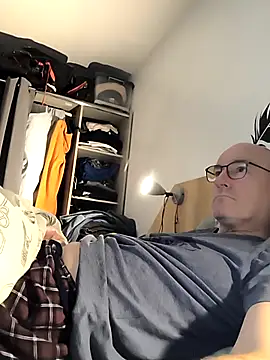 bogland33 online show from 11/25/25, 12:44