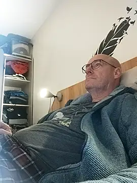 bogland33 online show from 10/29/25, 08:08