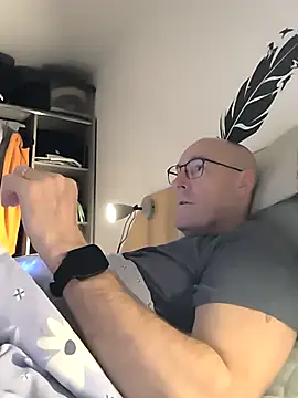 bogland33 online show from 12/18/25, 05:39