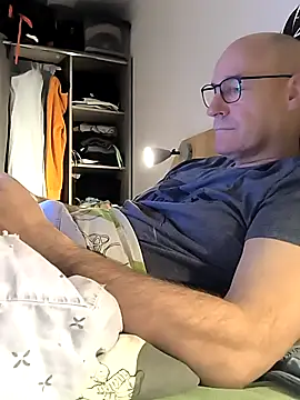 bogland33 online show from 12/15/25, 08:03