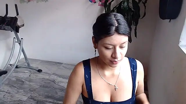 Snapshot of maye_dan chatting on 06/18/26, 02:11 maye dan online show from 06/18/26, 02:11
