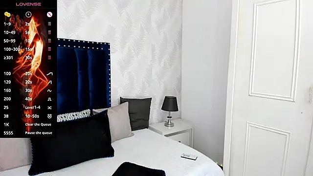 Snapshot of AddictivextS chatting on 11/02/25, 02:44 AddictivextS online show from 11/02/25, 02:44