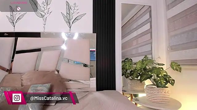 miss catalinaa online show from 05/15/26, 12:14