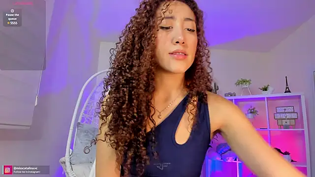 miss catalinaa online show from 03/20/25, 12:43