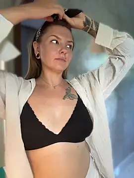  private person  online show from 04/08/26, 10:06