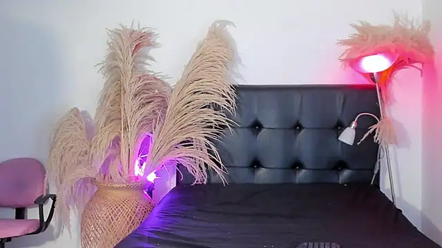 alejandrasxx online show from 03/18/25, 01:01