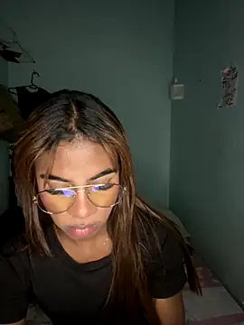 alejandrasxx online show from 09/19/25, 03:54
