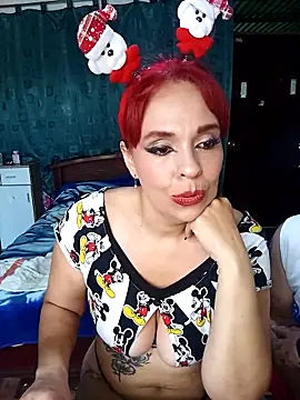 sthefania1710 online show from 12/18/25, 04:00