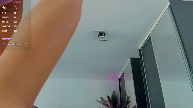 CurlyAnt0 online show from 12/03/25, 07:19