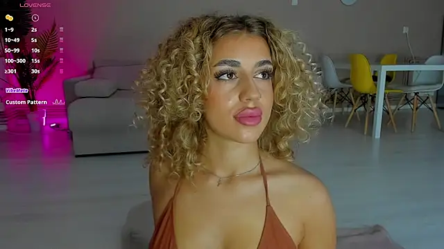 CurlyAnt0 online show from 10/02/25, 08:07