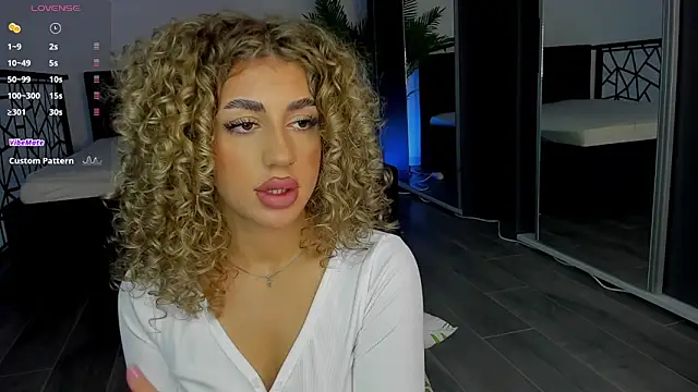 CurlyAnt0 online show from 12/19/25, 08:38