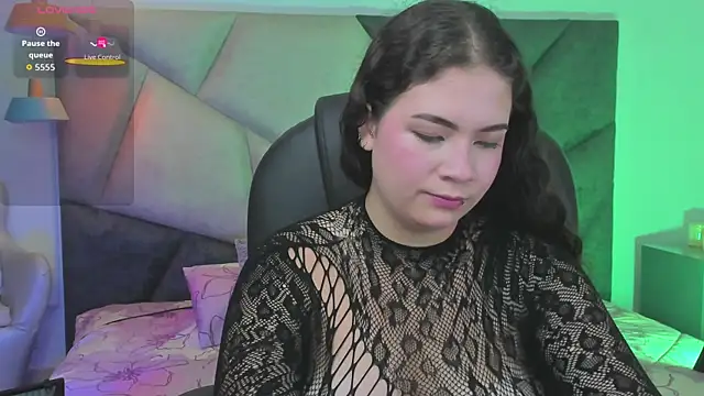 Snapshot of KarenPautt chatting on 05/21/26, 11:46 KarenPautt online show from 05/21/26, 11:46