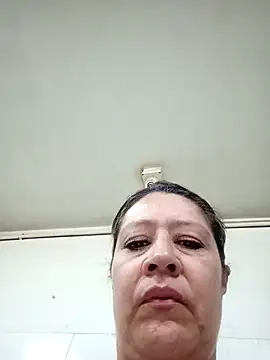 Snapshot of carolina_linarez69 chatting on 05/25/26, 04:49 carolina linarez69 online show from 05/25/26, 04:49
