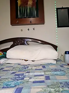 Snapshot of megan-fox12 chatting on 10/27/25, 05:25 megan-fox12 online show from 10/27/25, 05:25