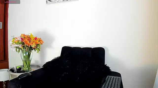 Snapshot of its__angelica_ chatting on 04/20/26, 08:54 its angelica online show from 04/20/26, 08:54