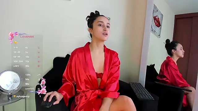 its  angelica  online show from 11/17/25, 06:45