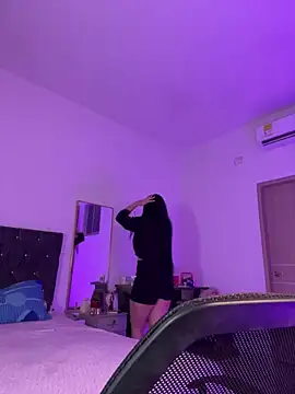 Snapshot of AuroraFiore chatting on 02/04/26, 01:00 AuroraFiore online show from 02/04/26, 01:00