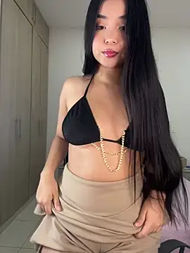 Snapshot of AuroraFiore chatting on 06/19/26, 01:44 AuroraFiore online show from 06/19/26, 01:44