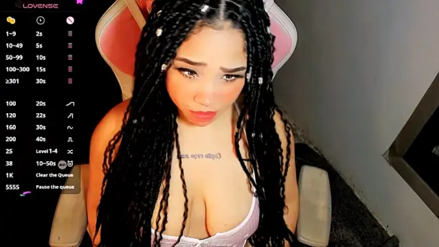 Snapshot of MimiRodriguez chatting on 03/11/25, 12:44 MimiRodriguez online show from 03/11/25, 12:44