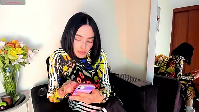 victoria  lace  online show from 04/19/26, 01:50