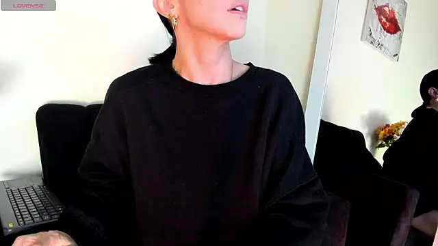 victoria  lace  online show from 04/17/26, 12:13