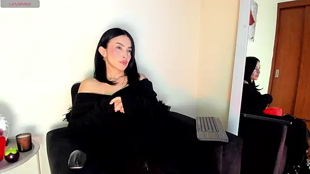 Snapshot of victoria__lace_ chatting on 01/11/26, 03:24 victoria lace online show from 01/11/26, 03:24